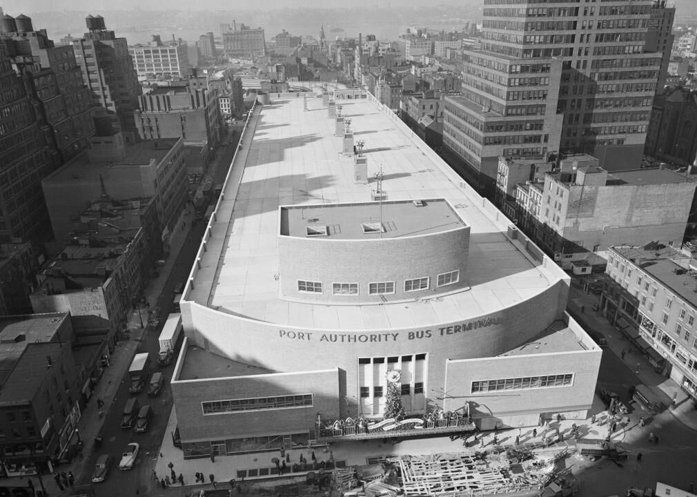 1921: Port Authority of New York and New Jersey is established